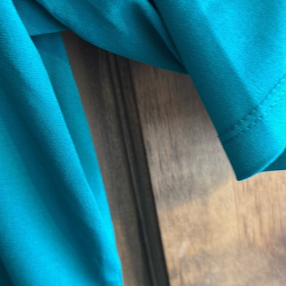 NWOT Susan Graver Liquid Knit short sleeve split neck top Green L - Picture 4 of 6